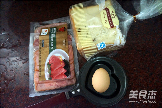 牛肉火腿蛋三明治