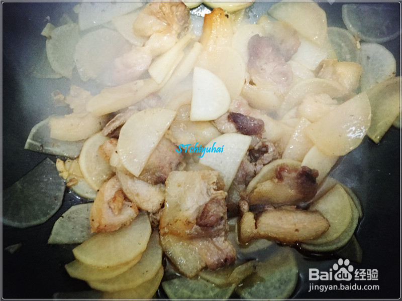 家常菜系白萝卜炒肉