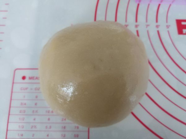 葡萄汁奶黄冰皮月饼