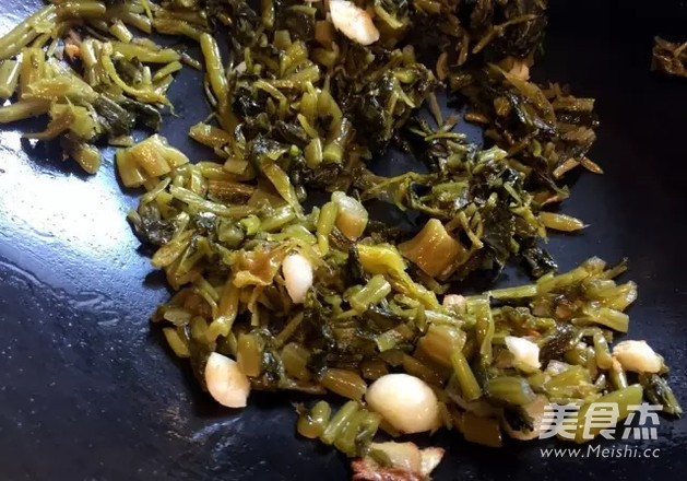 雪菜烧黄鱼的做法