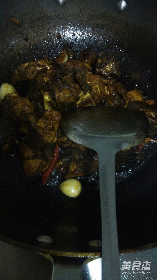 萝卜炖鸡肉的做法