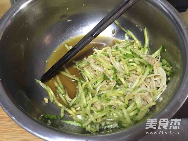 金针菇拌青瓜