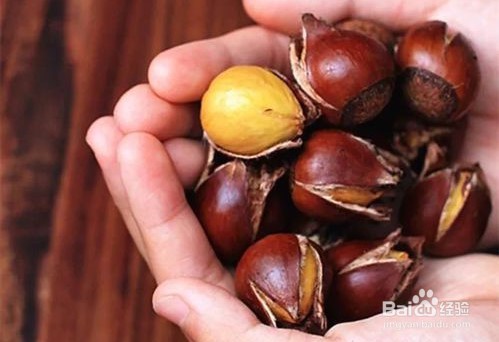 怎样炒板栗既好吃又好剥？