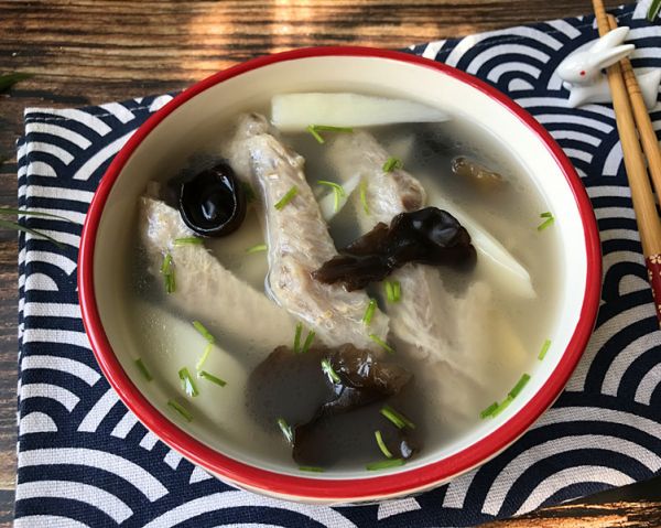 山药木耳鸭翅汤