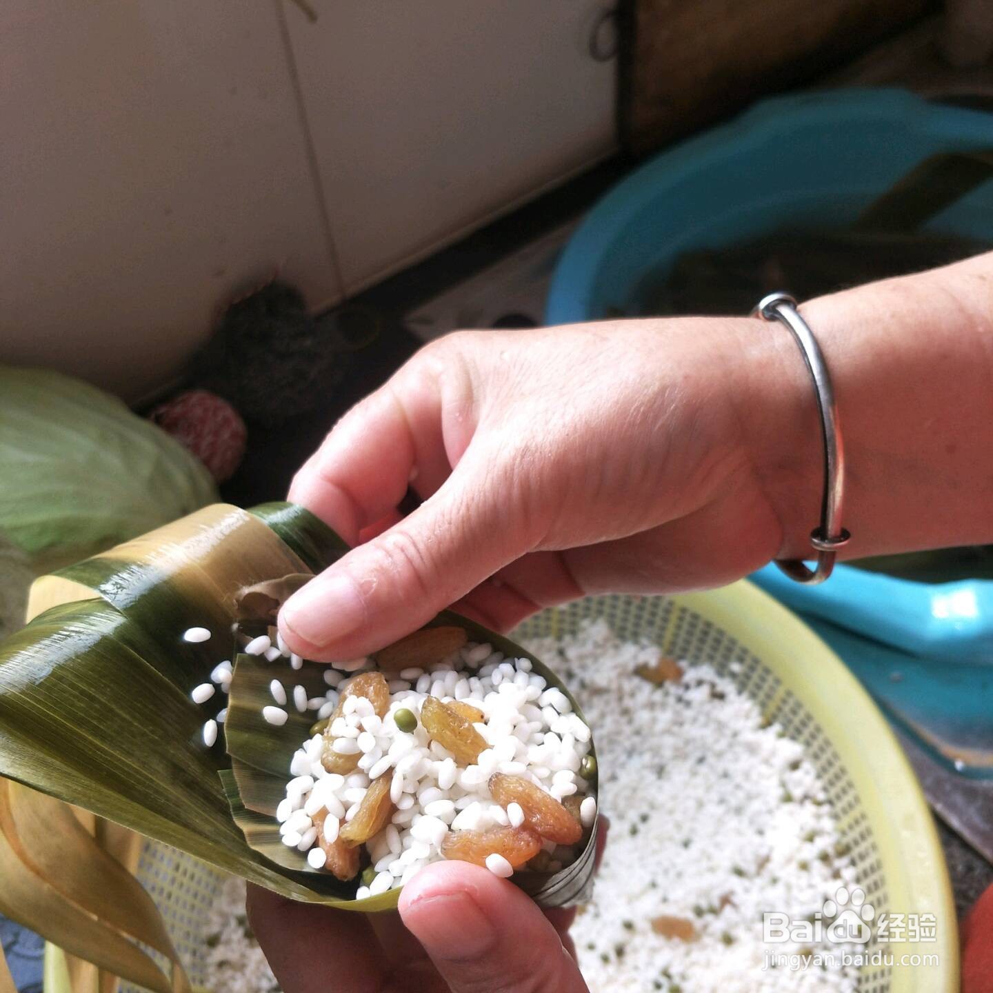 怎么包粽子，扎粽子详细分解步骤是怎样的