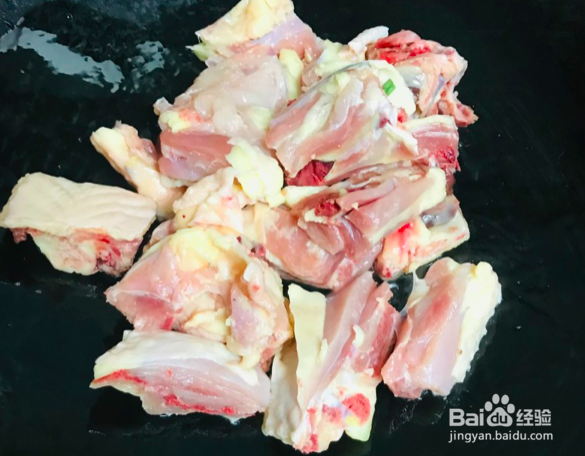 黄花菜烧鸡的做法