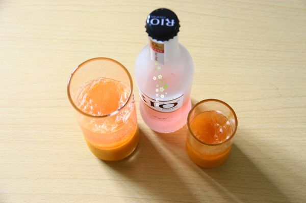 芒果水蜜桃白兰地鸡尾酒