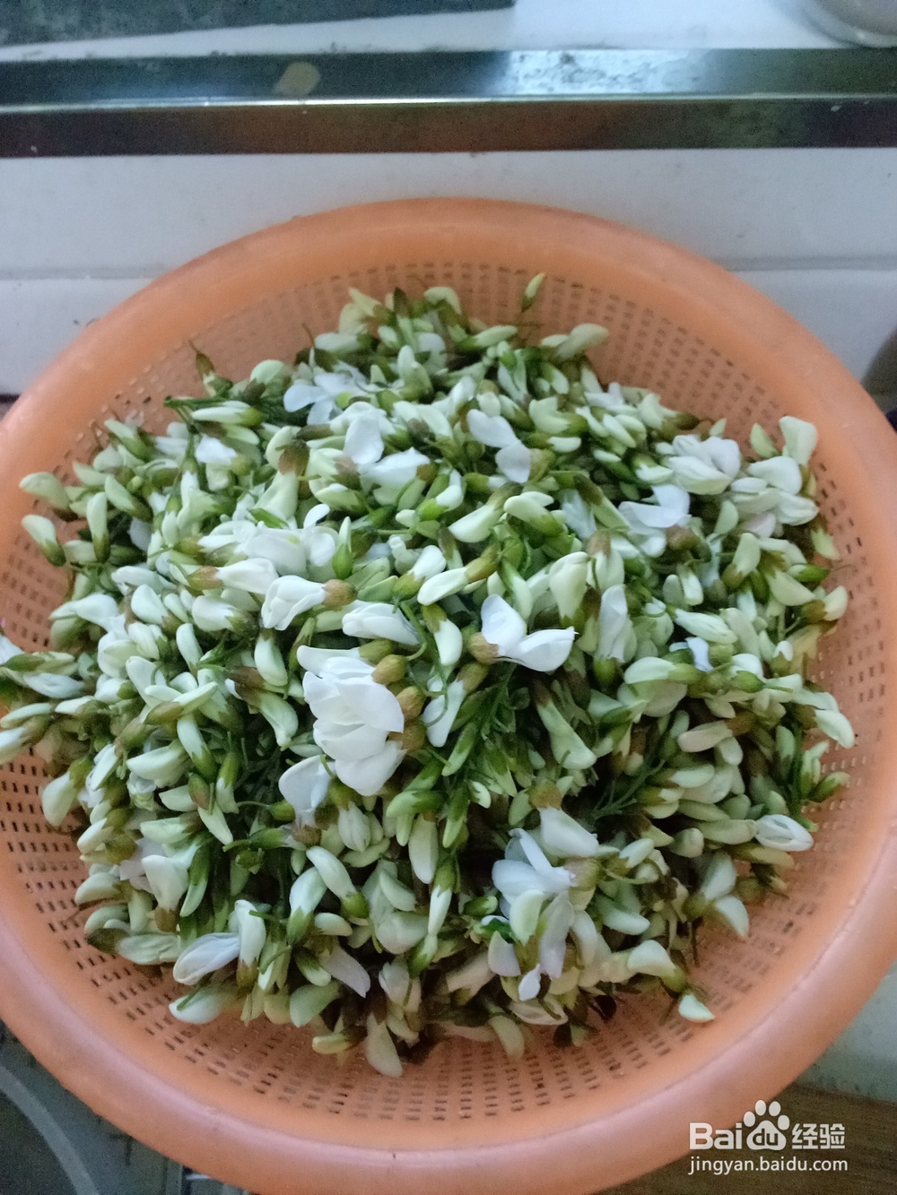 简单的家常蒸槐花