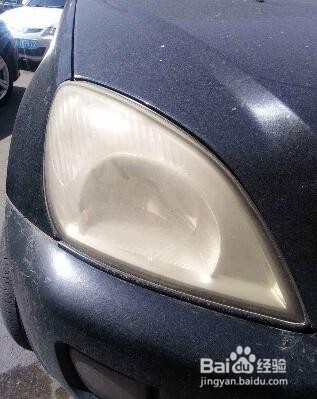 汽车大灯发黄怎么处理