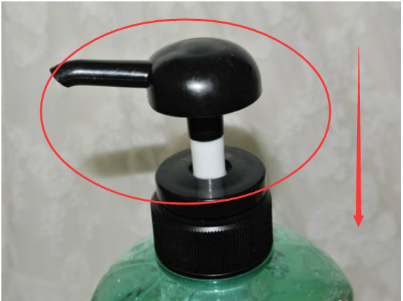 如何锁定洗发水沐浴露的泵头