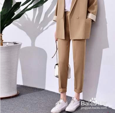 女生西装配什么鞋子