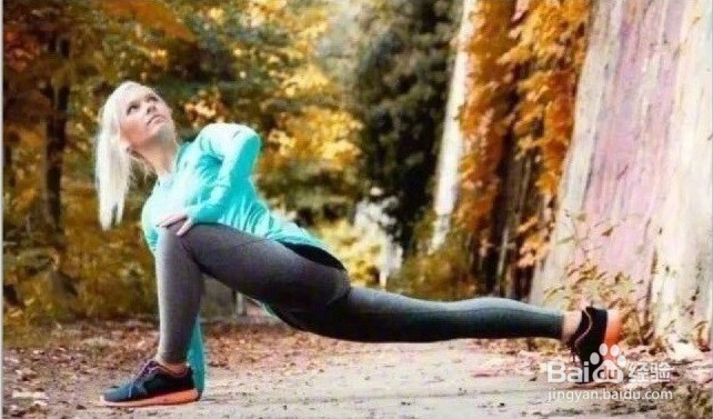 放松肌肉,保持腿部线条的跑后拉伸动作全解析。
