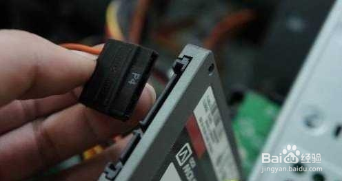 怎么给电脑安装固态硬盘或者普通硬盘