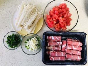 健康养生佳品番茄肥牛金针菇的做法