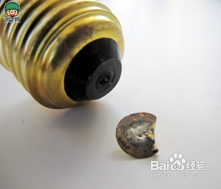 怎么用废旧灯泡diy小花瓶