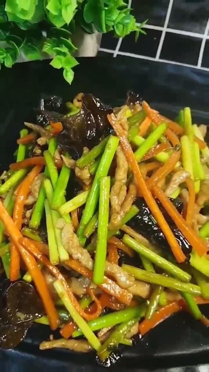 鱼香肉丝怎么做
