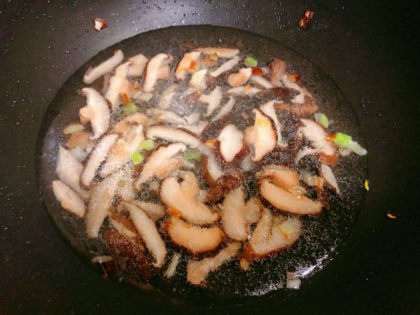 香菇油菜粉丝煲