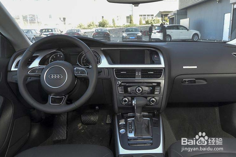 如何洗车身大面积飞漆