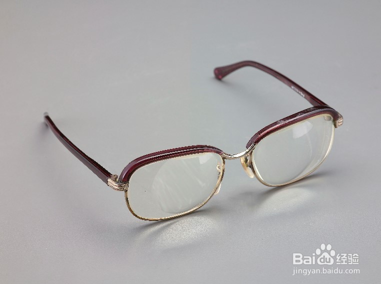 老花镜有度数吗?怎么配