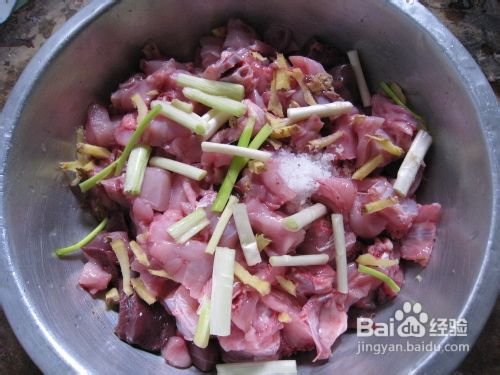 自贡鲜锅兔的做法