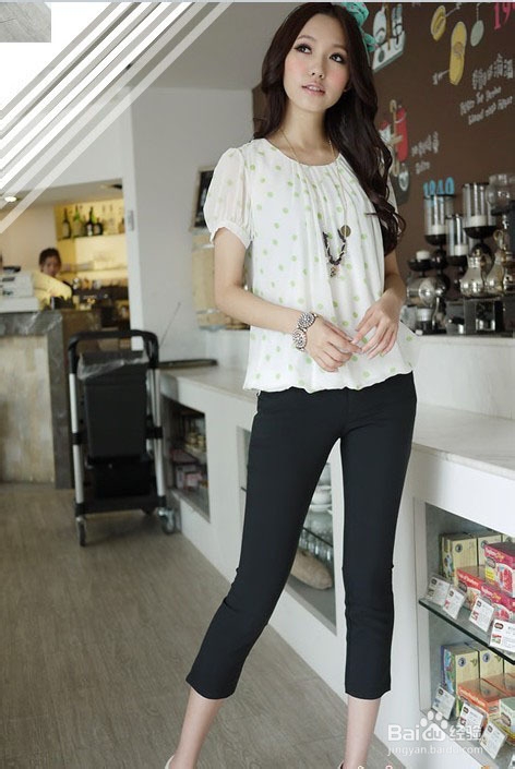 好看的平胸装搭配让你轻易和“平庸”说再见