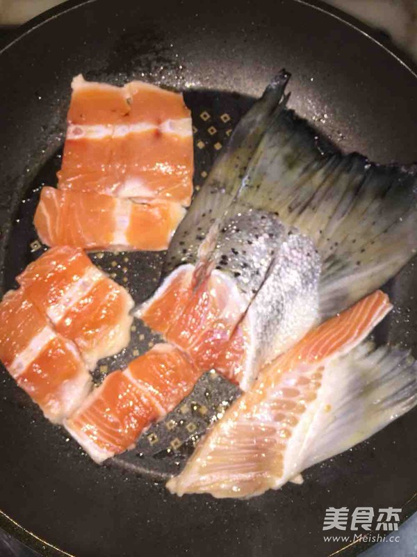 三文鱼骨豆腐汤