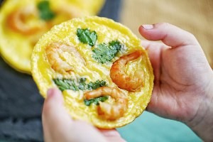 教你制作美味的麻辣北极虾蛋饼