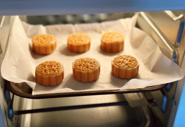 广式金沙奶黄月饼