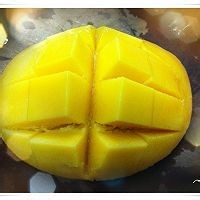 制作美味芒果酸奶的步骤