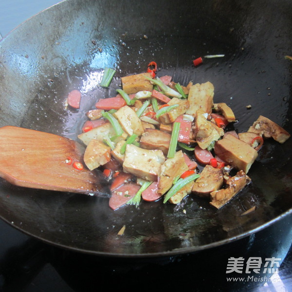 香干芹菜烧烤肠