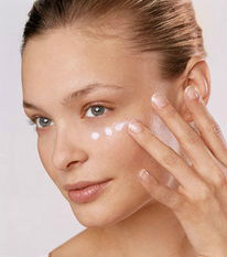 如何打造水润清透的妆面