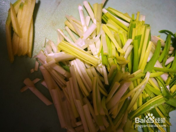 怎么做木耳炒蒜苗