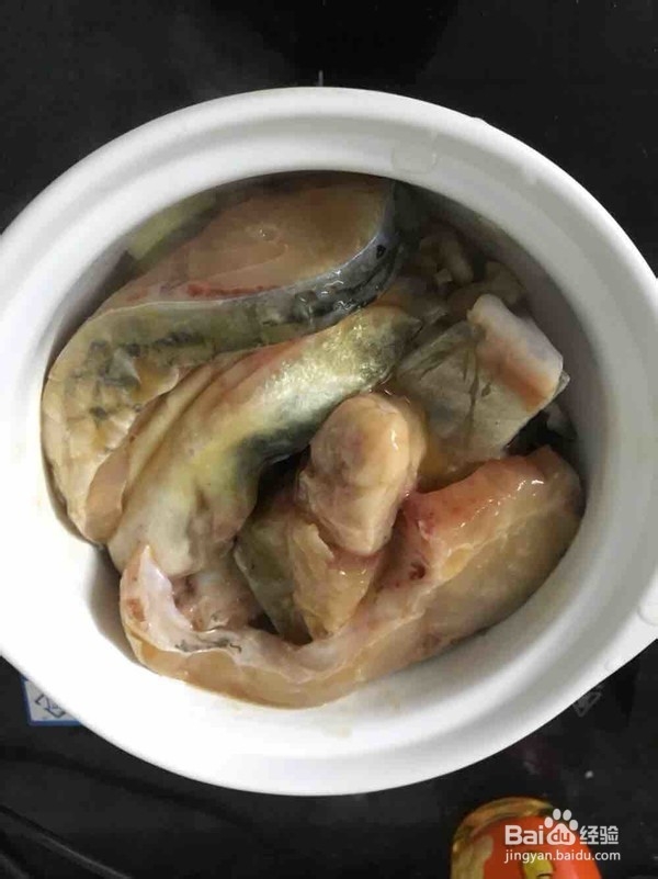 砂锅鱼头煲的做法