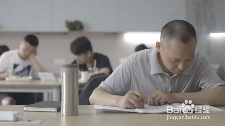 患病辞职的中年人：瞒着父母孩子，在出租屋里倒数生命