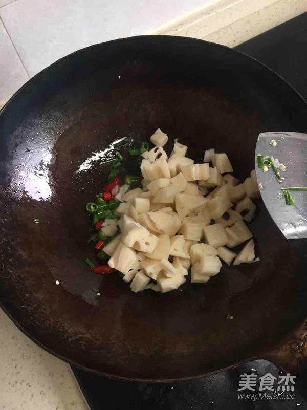 酸辣藕丁的做法