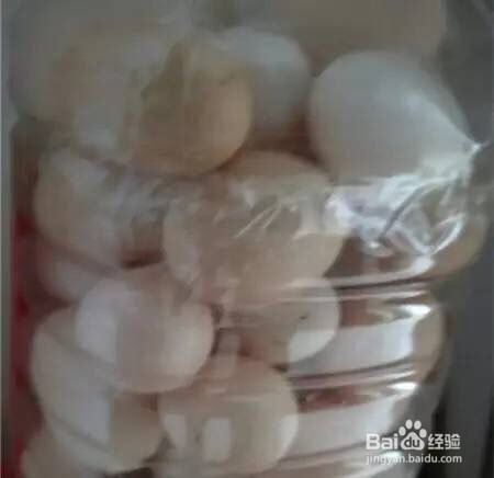 鸡蛋是怎么装进油桶的,你知道吗