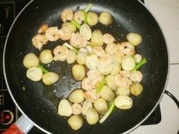 草菇炒虾仁教程