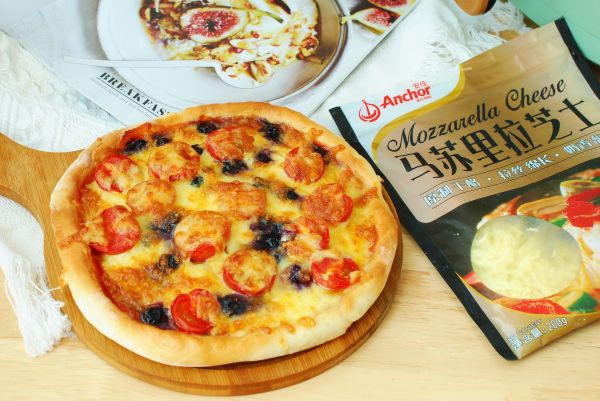 蓝莓水果拉丝披萨