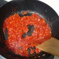 制作番茄疙瘩汤