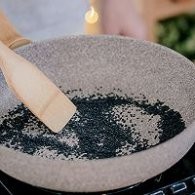 制作美味面食黑芝麻红糖卷