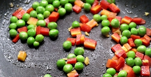 素炒馒头丁的做法