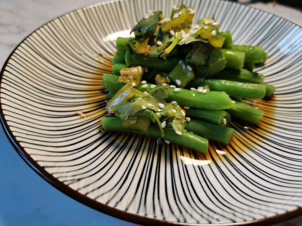 凉拌豇豆下饭拌面菜