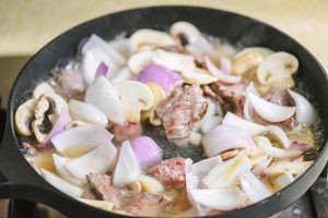 番茄红烩牛肉饭