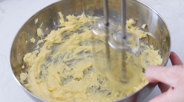 百香果蓝莓磅蛋糕