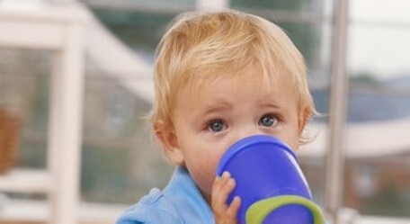 给宝宝喂水的注意事项！