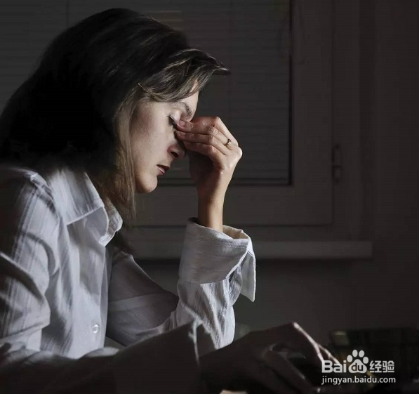 长期使用电子产品会对脱发有影响？