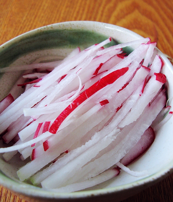 蕨菜拌海茸丝