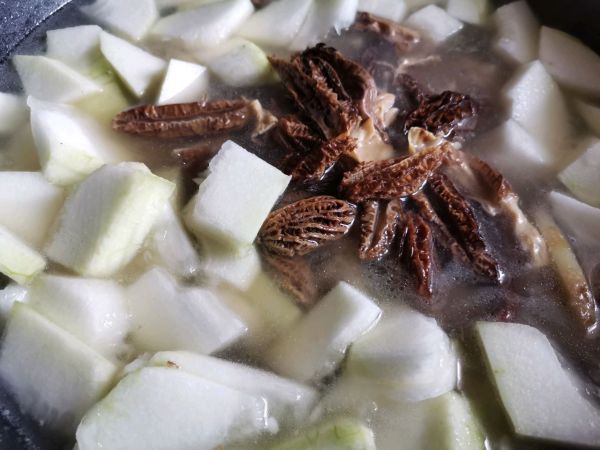 羊肚菌冬瓜炖排骨