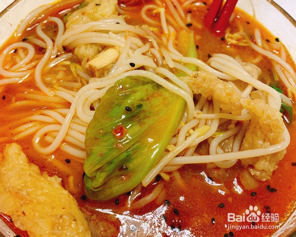 心心念念的酸辣牛肉汤米线