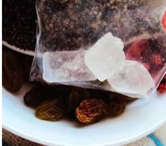 黑发养颜核桃芝麻红米粥怎么做